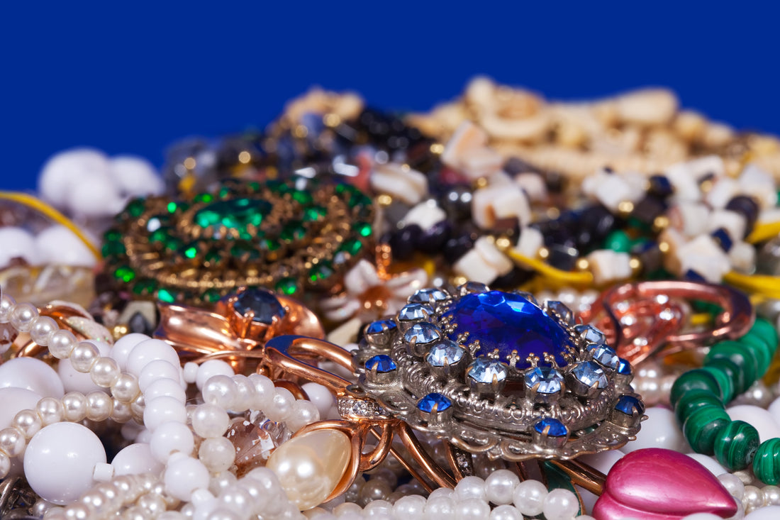 Gold vs Artificial Jewellery Which One Should You Choose?