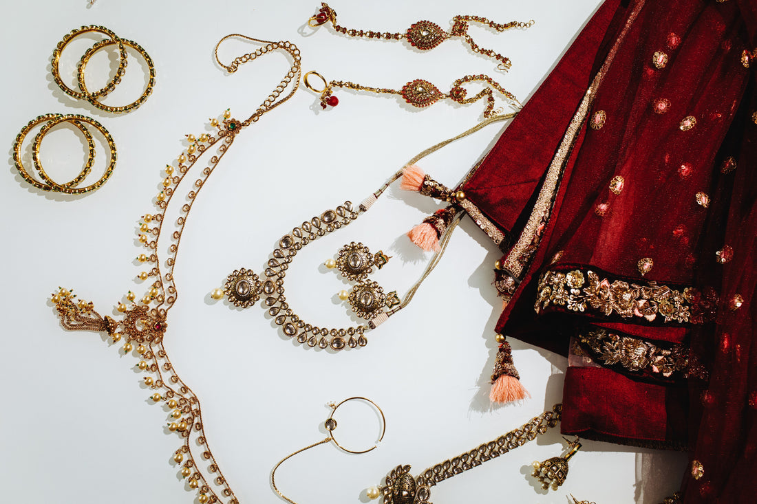 How to Style Artificial Jewelry with Traditional Outfits