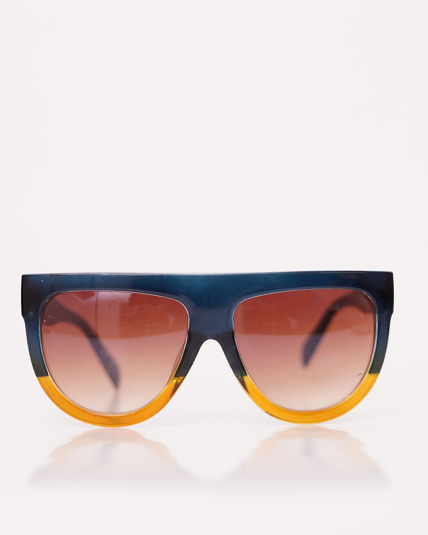 Large Frame Retro