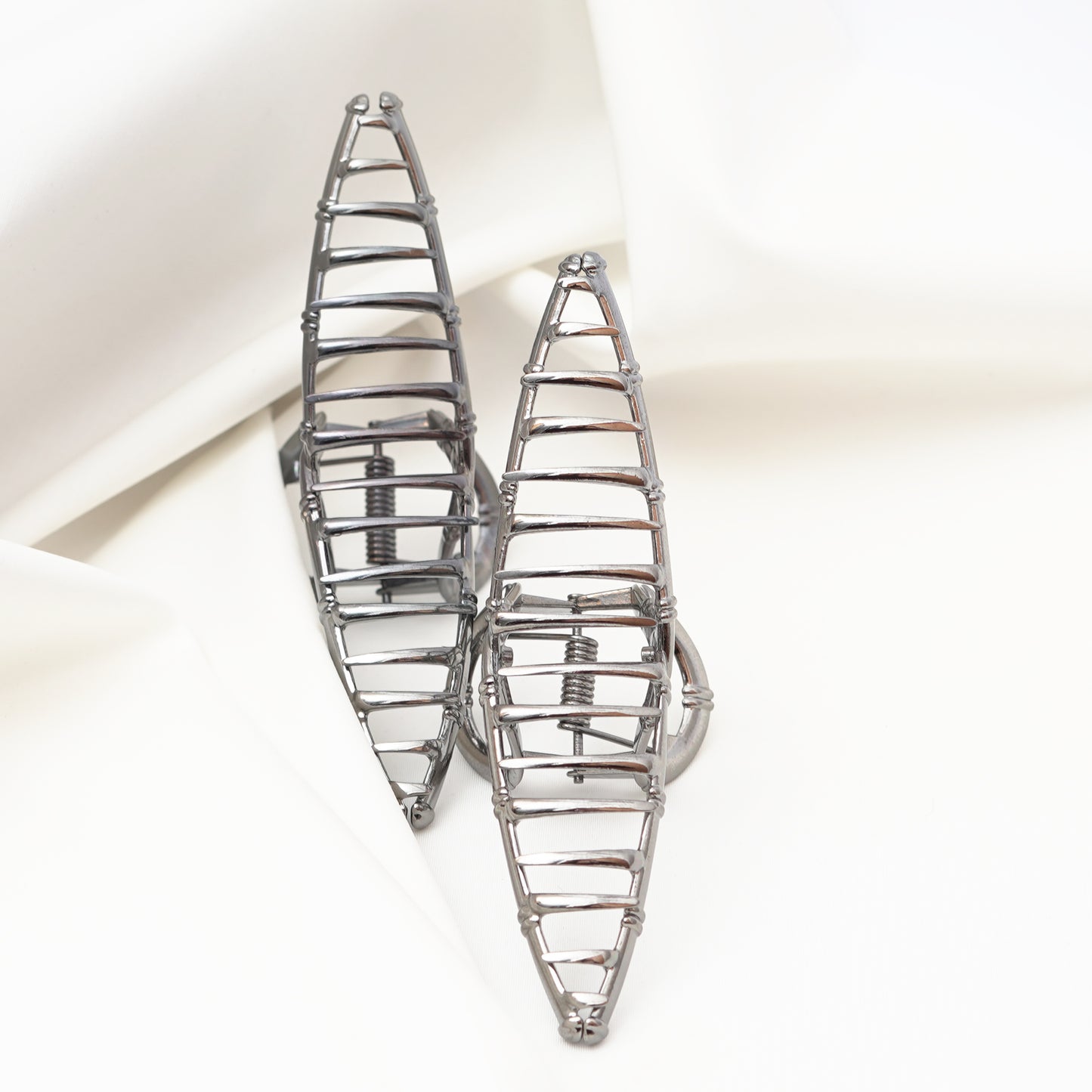 Metal Lily Hair Claw